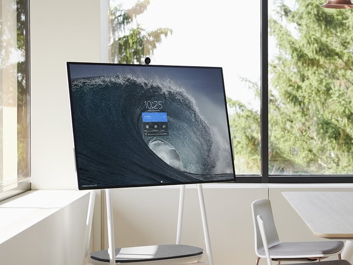 SurfaceHub2_cropped-1